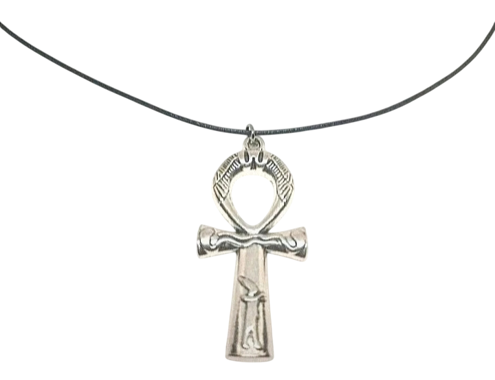 croix de Ankh personnalisables en pierres naturelles. Bijoux uniques alliant symbolisme égyptien et énergie minérale.